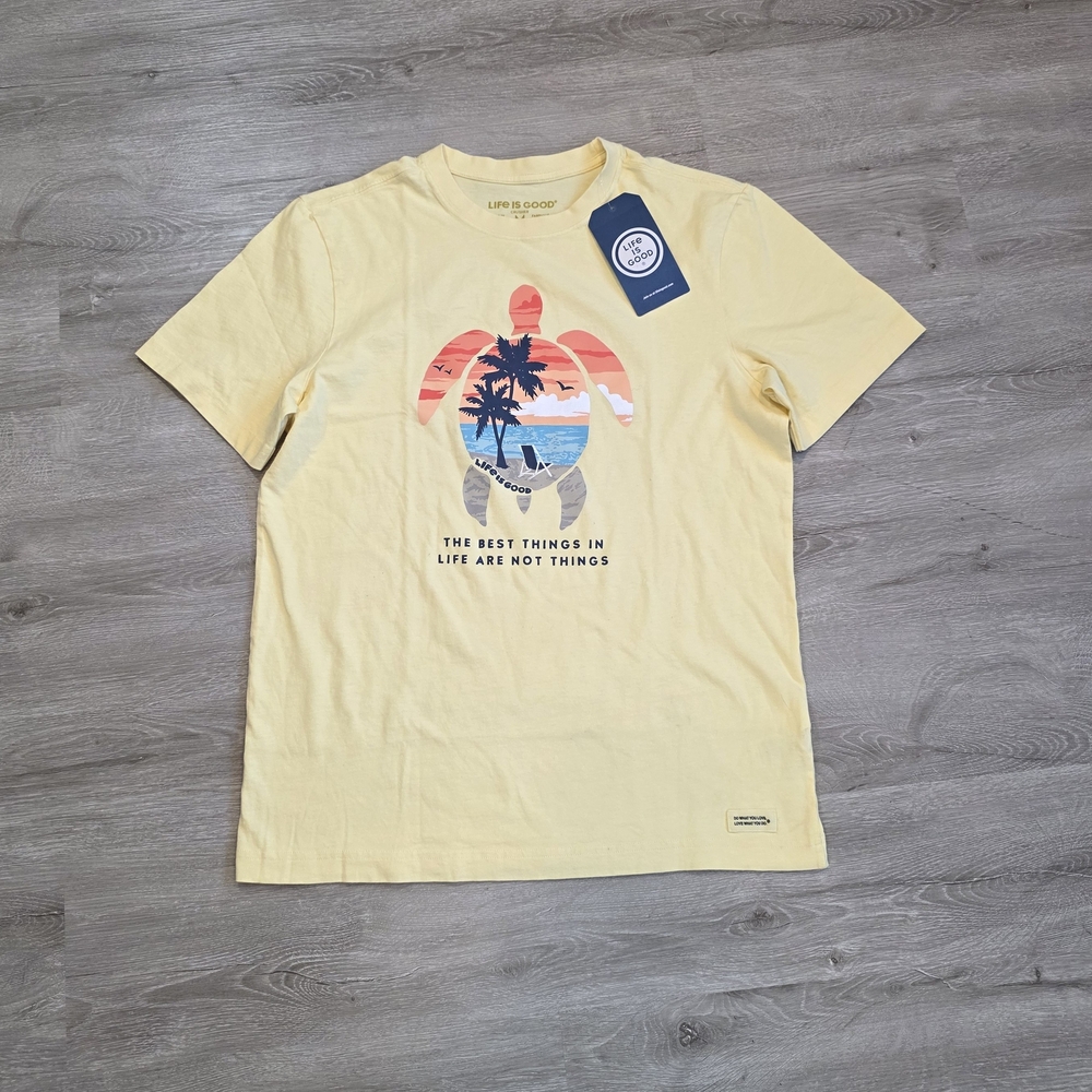 Life is Good Crusher The Best Things In Life Arent Things Tshirt Size Medium